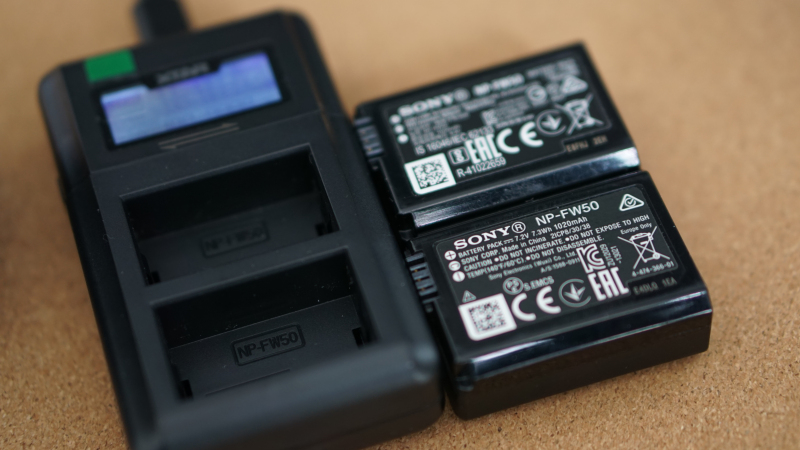 XTAR VN2单反相机电池充电器，为你的拍摄提供持久电量