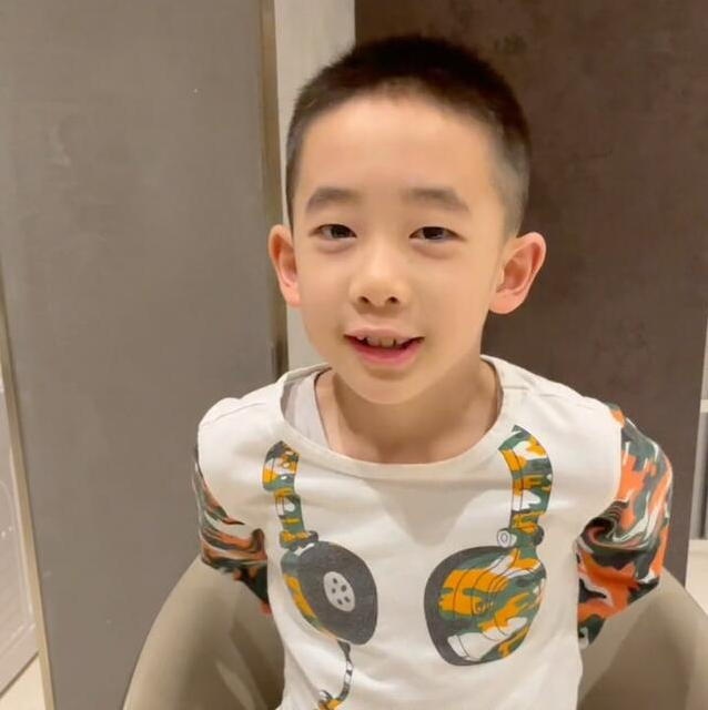 應采兒兒子展現語言天賦，7歲的Jasper能說6地方言