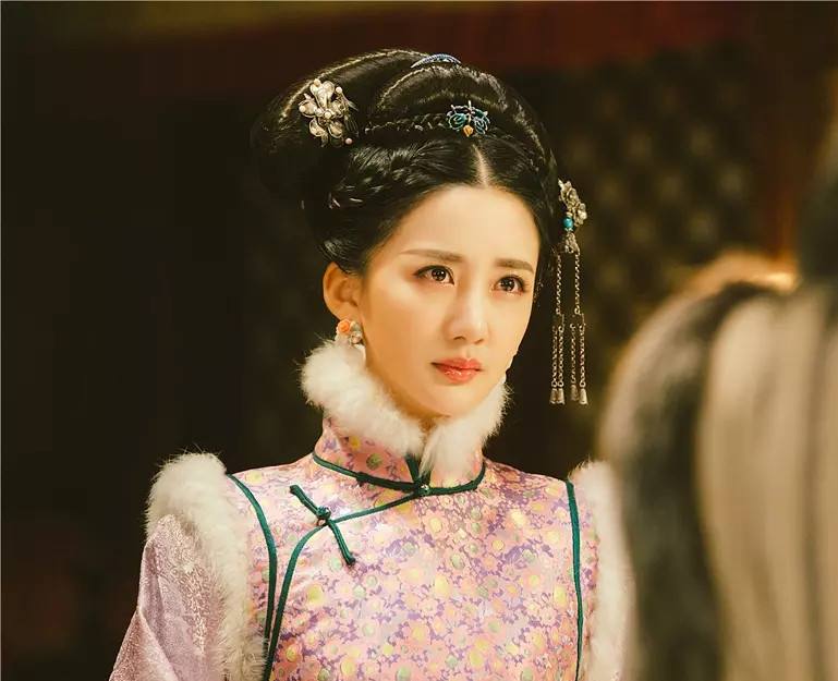 一般来说都是没有生育子女的嫔妃殉葬,阿巴亥是大妃就是正妻,而且还为