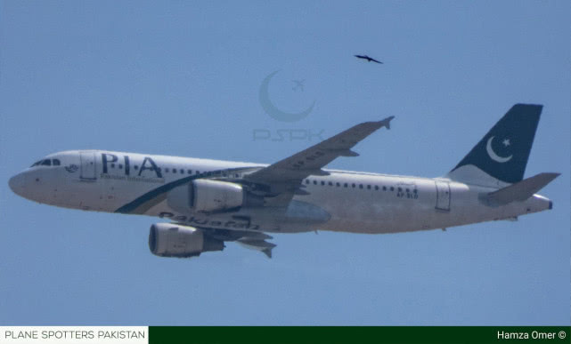 巴铁客机直坠闹市区！近百名乘客罹难，飞行录