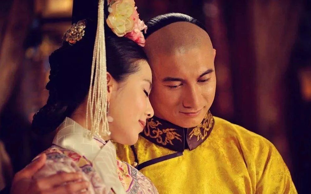 吳奇隆劉詩詩帶娃逛超市，一家三口罕見同框，夫妻恩愛教子有方