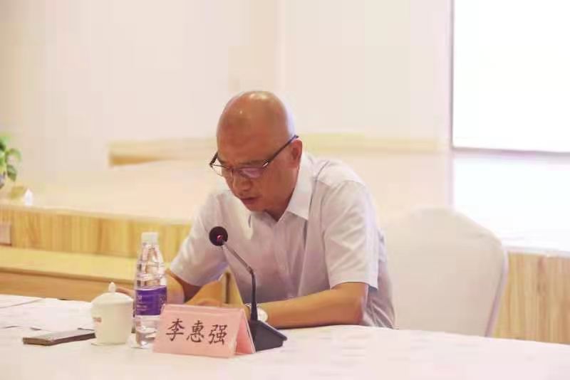 长城花园酒店向鄂州市希望工程圆梦行动助学基金捐款10万元