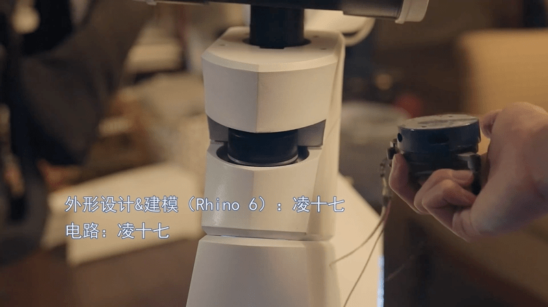 高中Up主200天肝出偷懒机器人！可拎包，全场景跟随，播放破百万