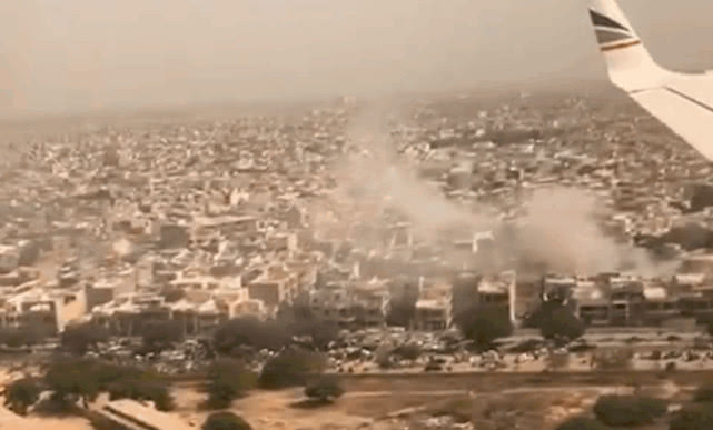 巴铁客机直坠闹市区！近百名乘客罹难，飞行录