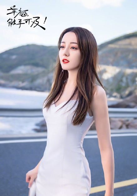 婚纱造型大盘点，热巴身材令人羡慕！可惜遇到