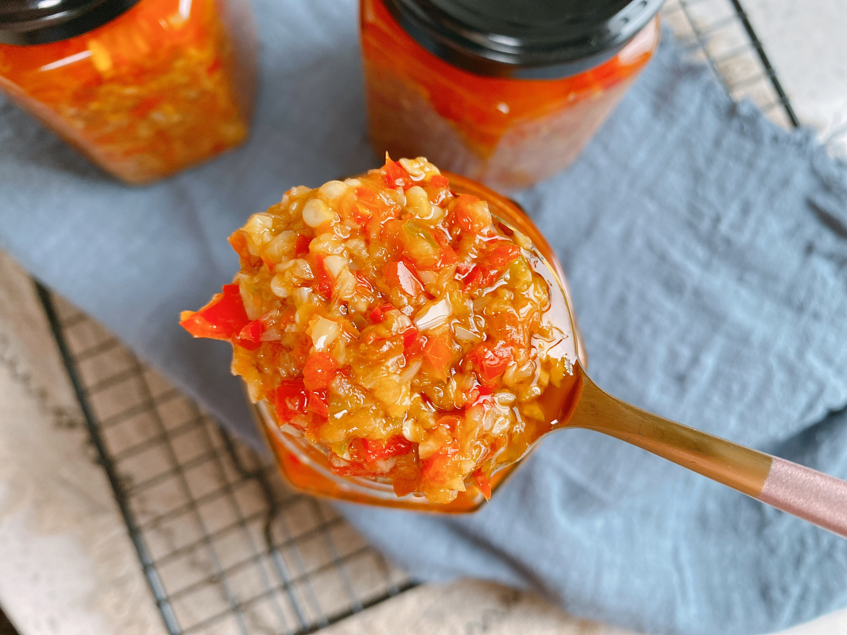 自製蒜蓉辣椒醬，掌握3點，不長白花耐保存，蒜香濃郁拌啥都香