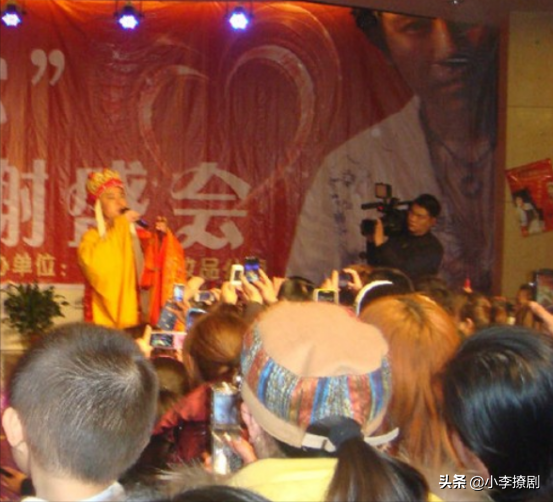 从“全民追捧”到“跌落神坛”，62岁的六小龄童做了哪些荒唐事？