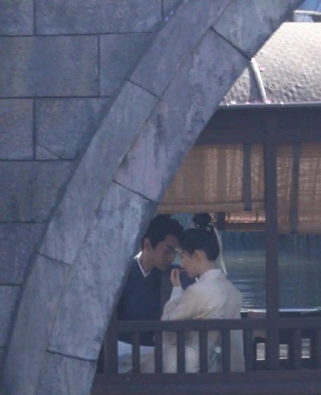 路透|《梦华录》路透曝光！刘亦菲陈晓船上拥吻 网友梦回神雕侠侣