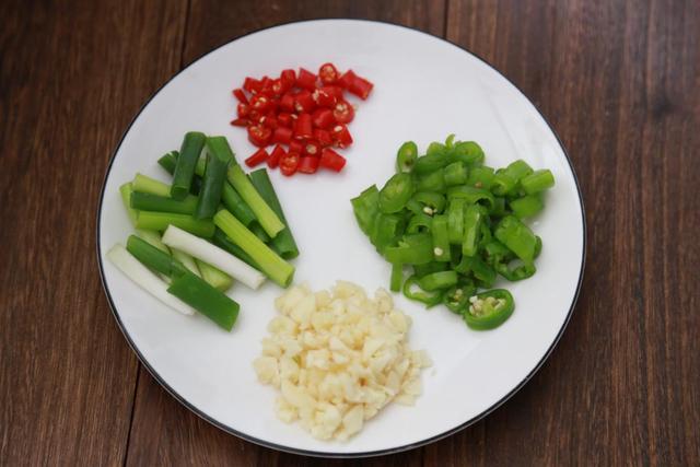 It is better to eat beef in autumn. It is cheaper than mutton and more nutritious than pork. Appetizer and meal