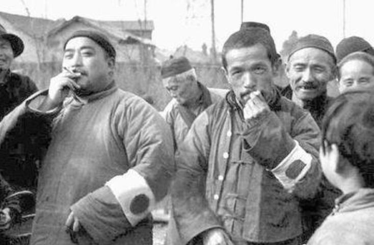 1946�꣬150������Ա���ձ�Ů��ҽɱ������ı���廨����ϴ�