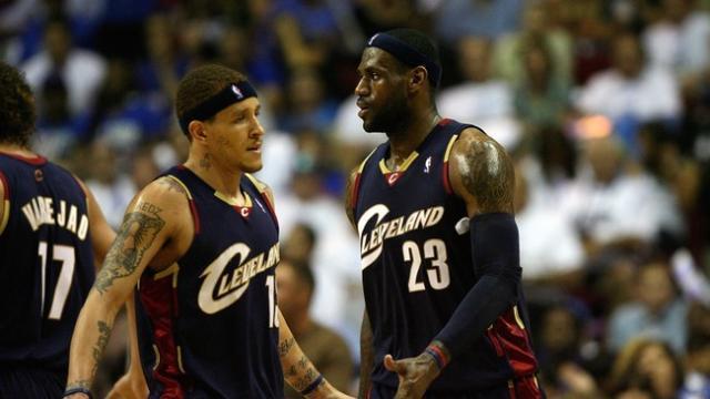 唏噓！詹姆斯前隊友West路邊乞討無家可歸，一年過去了，他仍流浪街頭！-黑特籃球-NBA新聞影音圖片分享社區