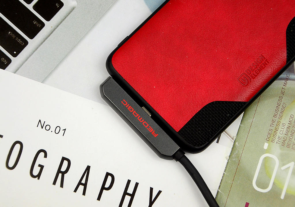 助力吃鸡，听声、续航一步到位！努比亚红魔手游拓展坞体验