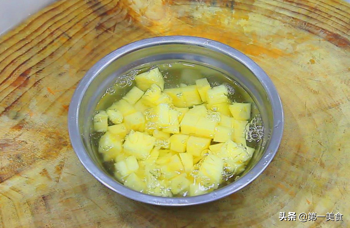 图片[4]-菠萝炒饭做法 菠萝爽脆 米饭金黄 一盘不够吃-起舞食谱网