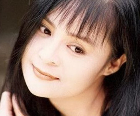 “玉女歌手”高胜美，巅峰时被公司坑害，容颜