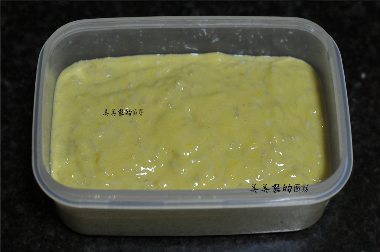 南瓜加一把小米，上鍋一蒸，清爽柔軟，香甜爽口，當早餐最開胃