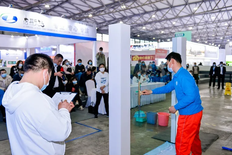 现场回顾丨行业专家坐镇、专业选手比拼,共话清洗保洁新篇章