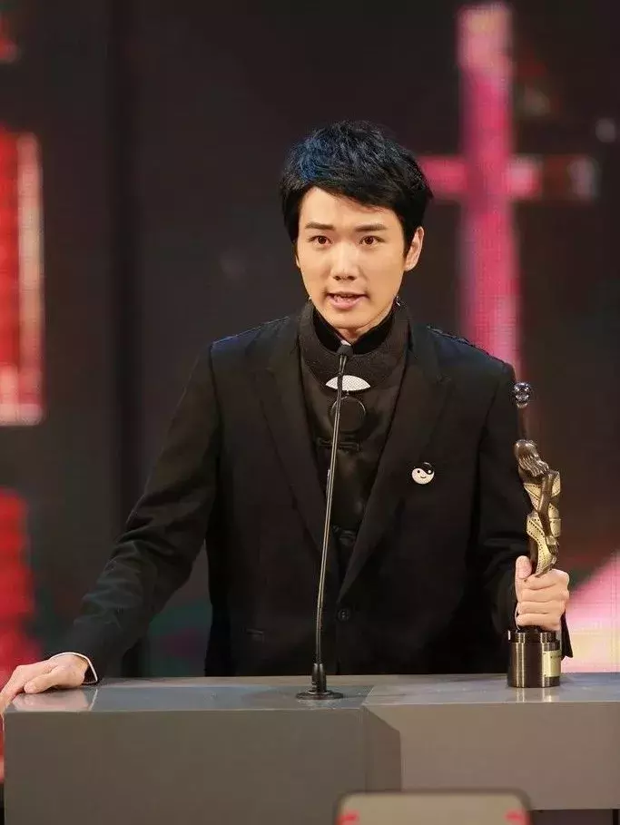 33岁小生在tvb新剧全裸爆汗 回想当初一幕笑言:真的好核突