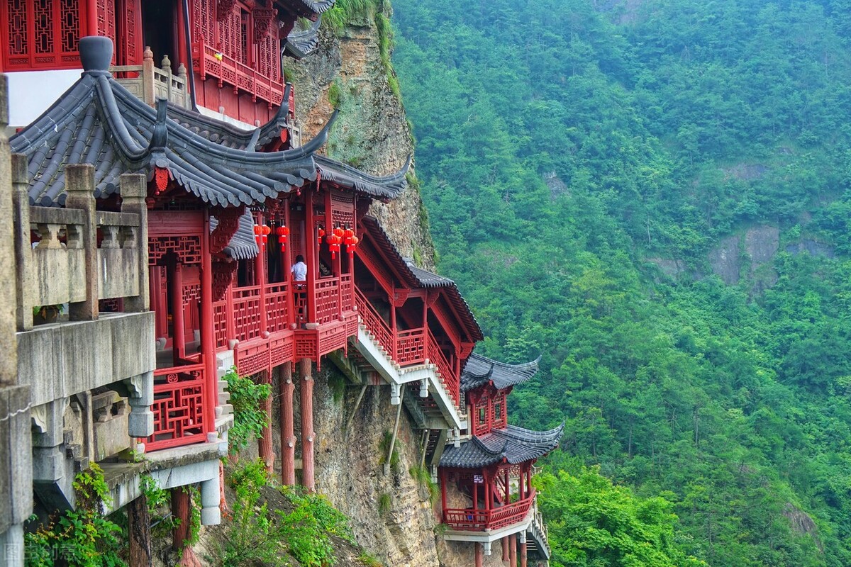 中国悬崖上的建筑图片