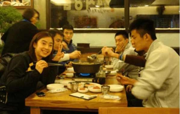 王适娴的故事：羽坛女神，17岁与谌龙私定终身，为爱情主动求婚