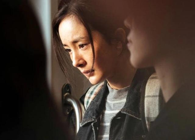 杨幂新戏发布宣传海报，造型可人，大多数观众