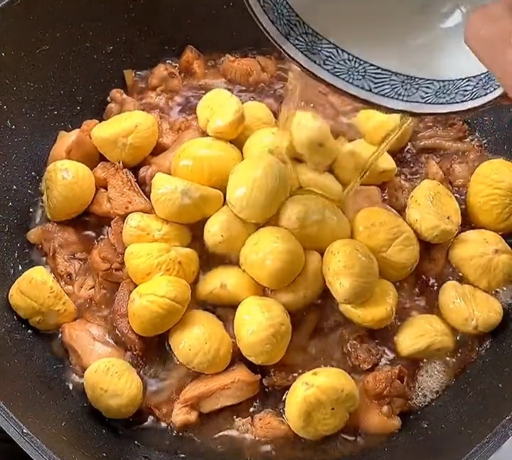 It’s cold, the meat is expensive, eat it more, a few dollars a catty, the recipe is simple and delicious, there is no residue left on the table