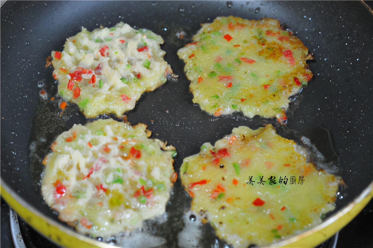 孩子天天點名要吃的油煎餅，焦香酥脆，即是零食又是菜，太好吃了