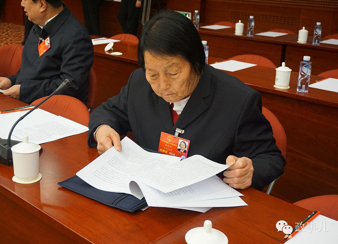 91岁传奇女民兵营长，第66次参加全国两会