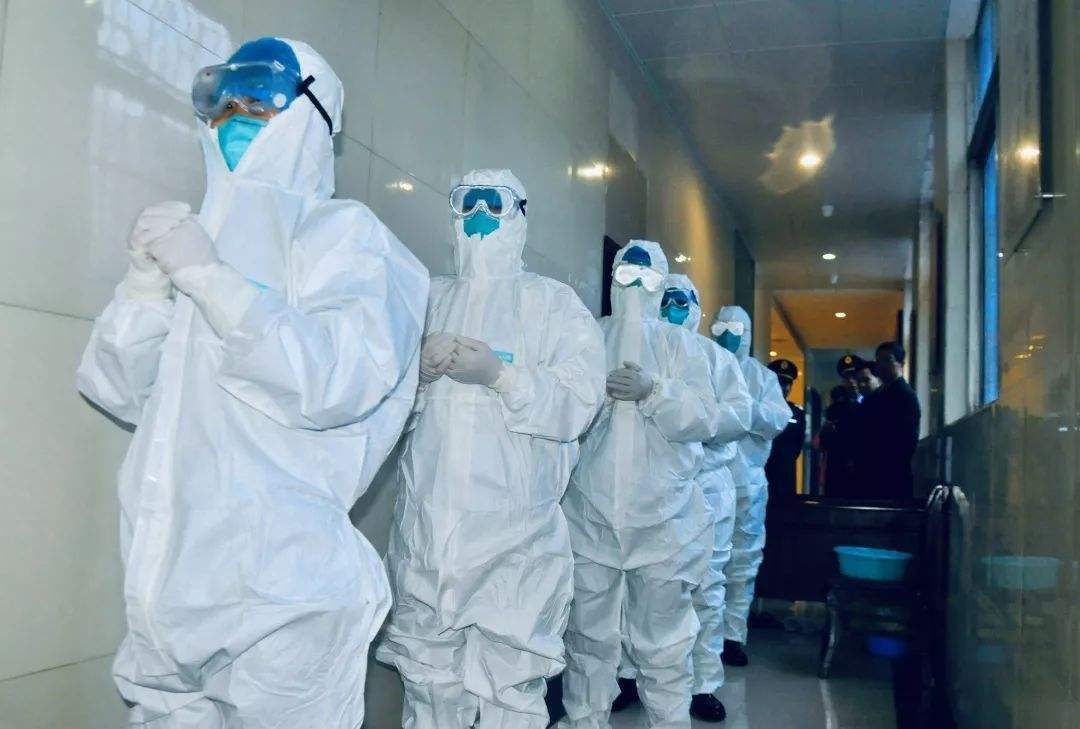 明星不能强国疫情面前出国避难，必须严控明星