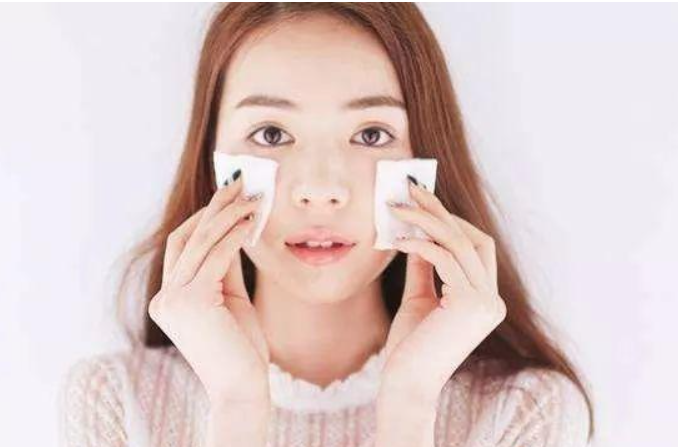 “水膜”真的能让皮肤变好吗？你关心的“水膜”小知识都在这里