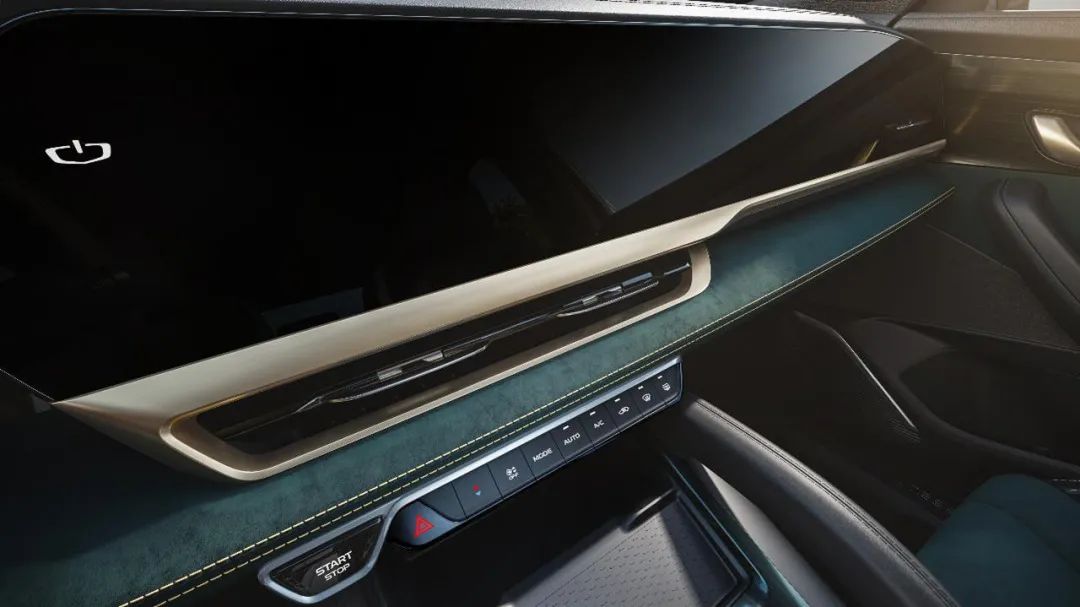 13万多起、全系2.0T、轴距超过2.8米，吉利星越L冲不冲？