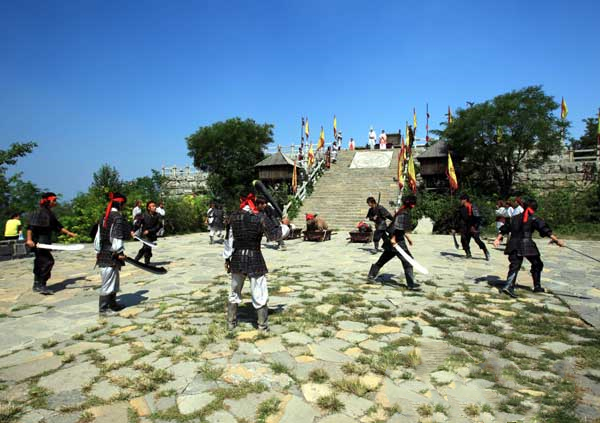 山东旅游：沂蒙山天上王城探秘（图）