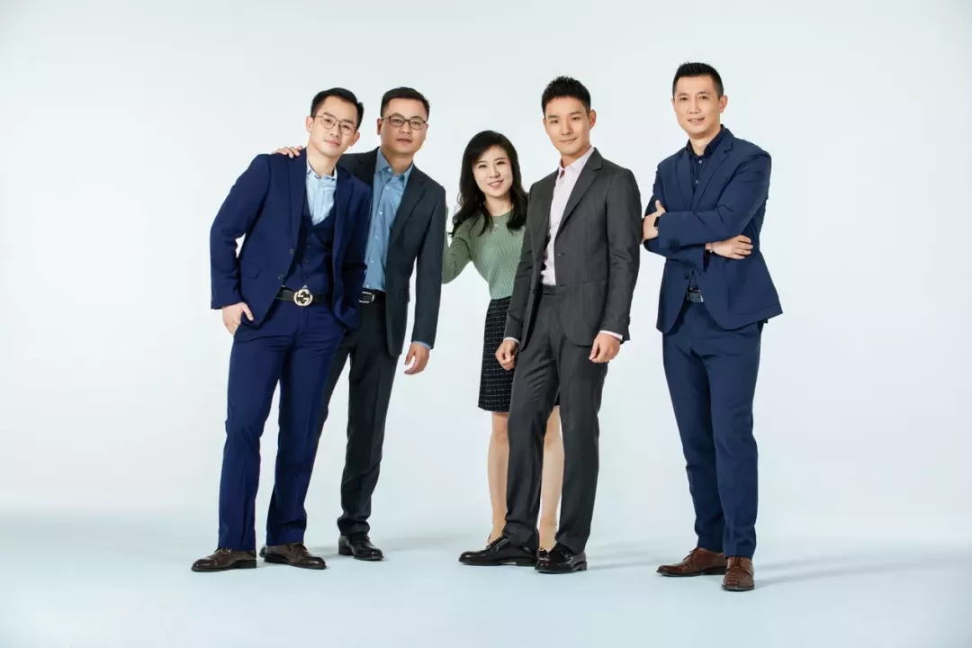 “共享充电宝第一股”来了!上海80后优步离职创业,四年做到行业老大