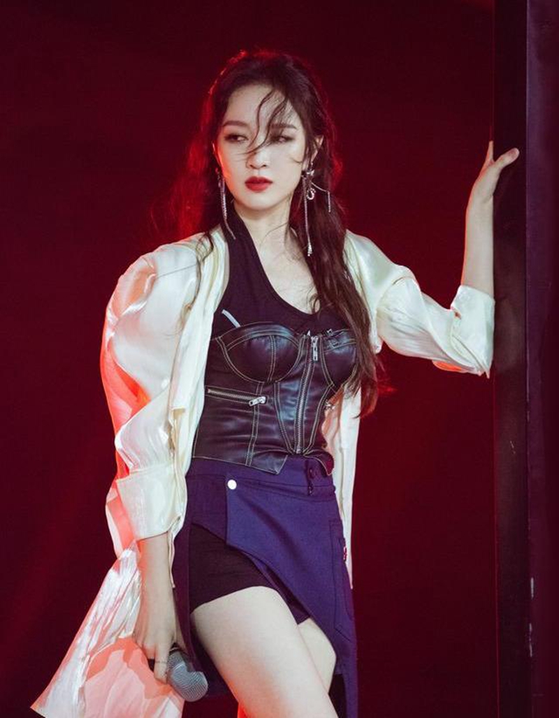 再出|《乘风破浪的姐姐》成团夜再出是非！宁静曲解黄龄话语意思 开启隔空互怼模式