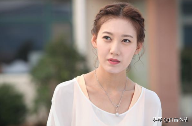 当初佟丽娅婚礼，伴娘团被瞧不起，时过境迁，