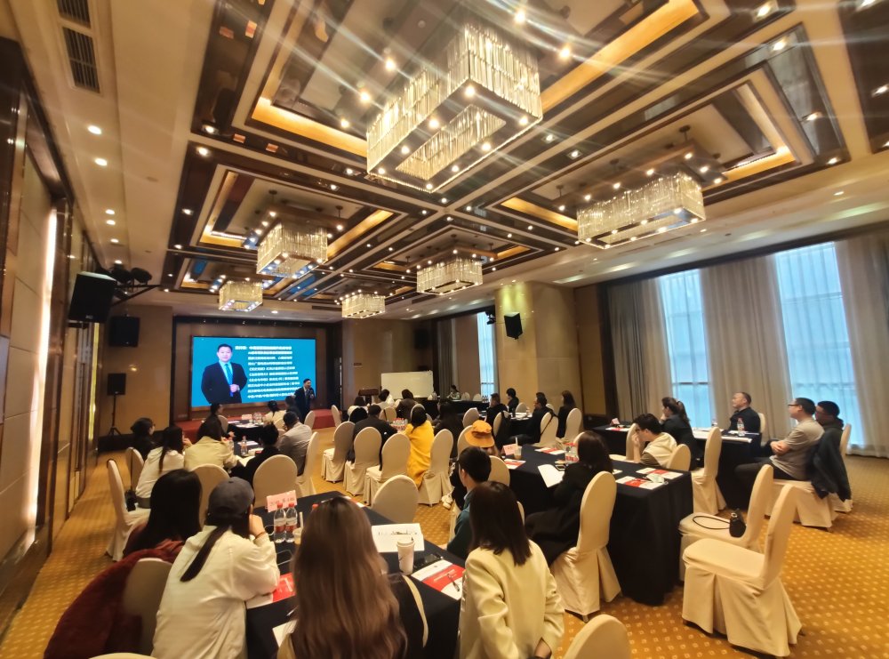 �۷ɹ���ѧԺ | �����߽�ɫ��֪���Ŷӹ�������2021��4����ѵ��ʵ