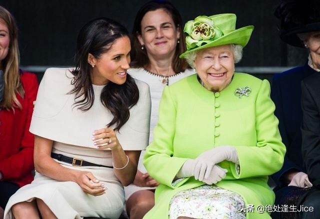 梅根夫妇结婚2周年：哈里王子变平民，竟寄人篱