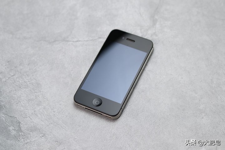「复古向」iPhone 4s老机新聊，你你是否还记得以前的“金子规格”吗？