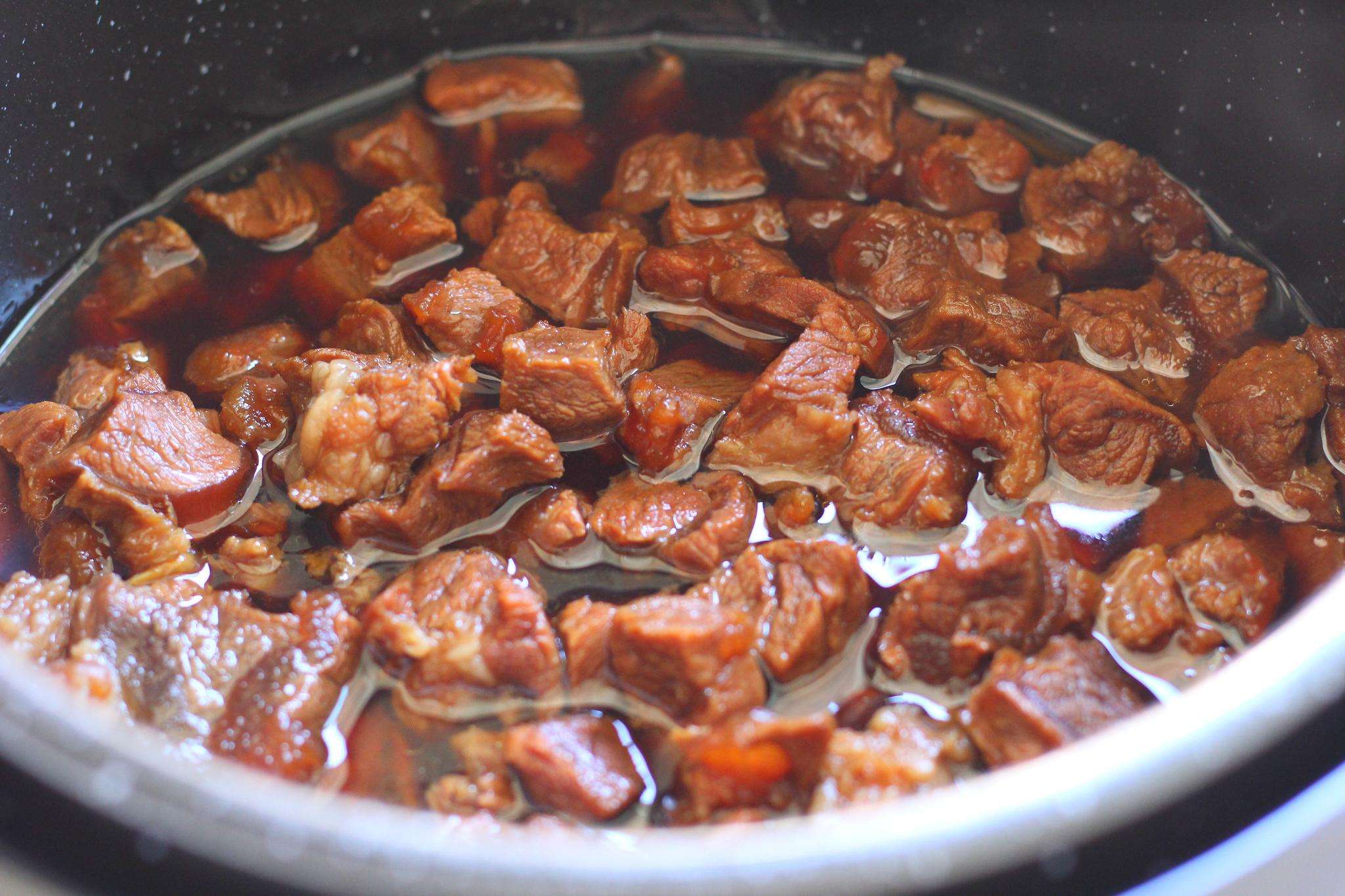 When stewing beef, if you want the beef to be soft and delicious, add one more to make it soft and delicious.