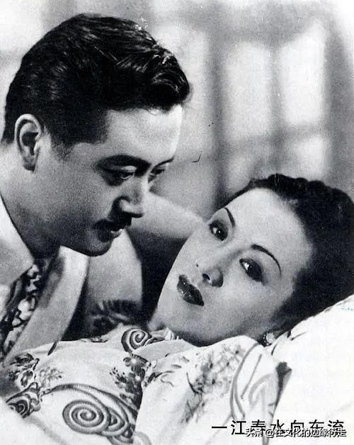 《一江春水向东流》里主角大都纪实表演，而配