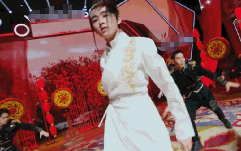《王牌》作弊太明显！不敢处罚章子怡，沈腾表露不满，关晓彤最惨