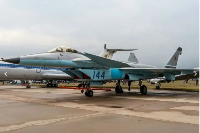 “歼-20斯基”？终于有人“摸着中国过河”了？