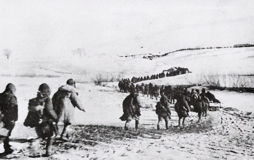 钟伟：不满少将军衔，三次抗命林彪名震四野，