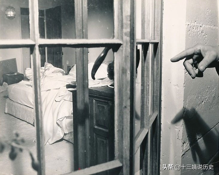 玛丽莲·梦露死亡现场：门窗全部反锁，遗体姿势怪异，图9是遗容