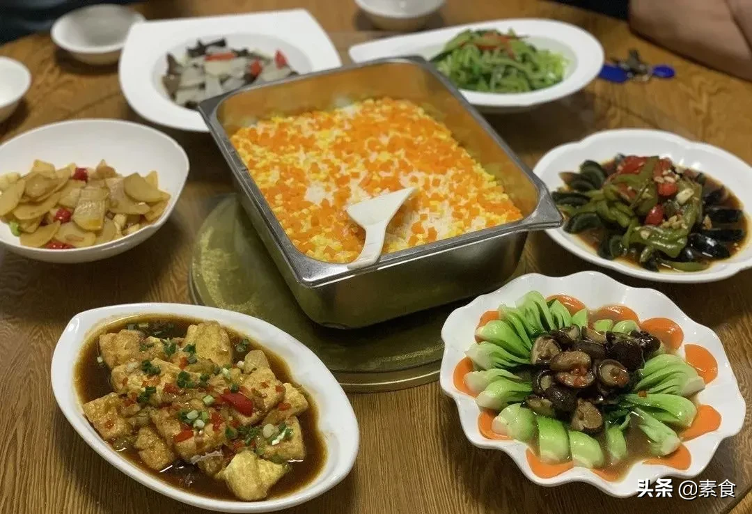 湖南中医药大学附属医院开起了素食餐厅，试营业日就人气满满