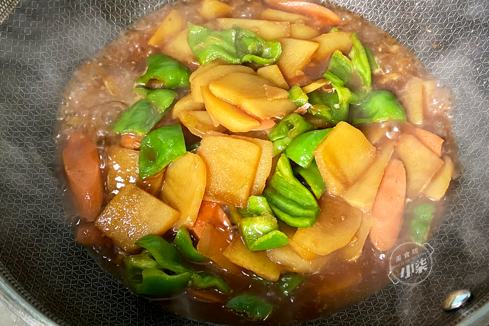 圖片[10]-土豆這樣做太香了 加2根火腿 下飯解饞 出鍋連湯汁都不剩-起舞食譜網