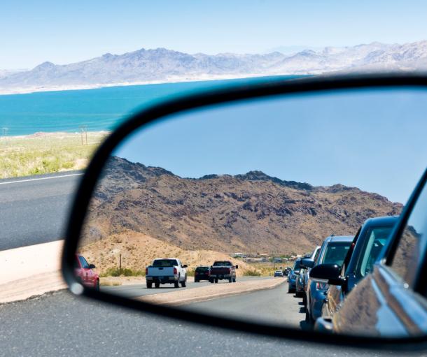 \"无论开车技术高低，建议跑高速前养成4大习