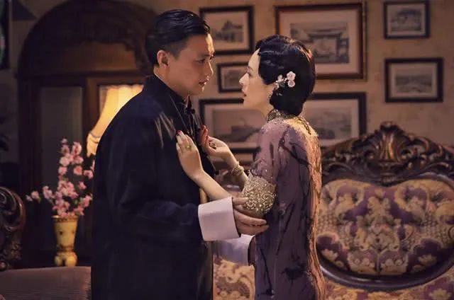 帝凰业开播，杨幂刘诗诗新剧开机疑抄袭，大女