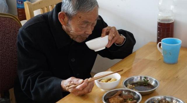 在冬季，老年人輸液真的可以疏通血管嗎？