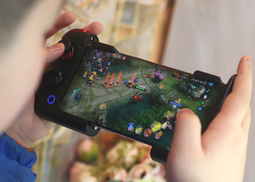 多指操控提升战力，北通G2手柄助力获取游戏胜利