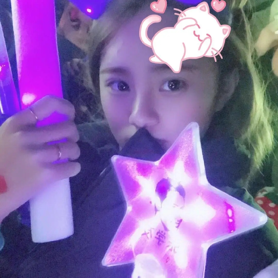 14岁与成龙合作，成16亿票房女主，长大后却无人